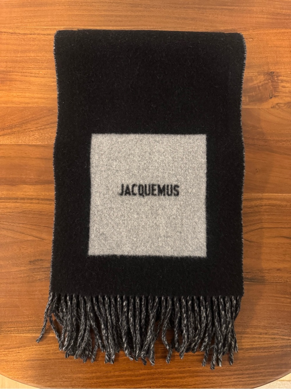Jacquemus Rond Carré scarf - Picture 3 of 5